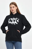 Kadın Kapşonlu Rahat Kalıp İçi Polarlı 3 iplik NYC Baskılı SweatShırt spr24swK09 - 4