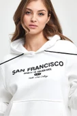 Süperlife Kadın Kapşonlu Rahat Kalıp İçi Polarlı 3 iplik Kanguru Cepli San Francisco Baskılı Swetashırt Spr24swk02 thumbnail 7