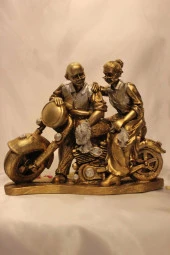 Motorlu İhtiyar Delikanlı Sevgili Çİft thumbnail 6