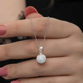 Gümüş Beyaz Kristal Taşlı Kadın Kolye thumbnail 3