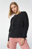 Hummel 921655-2001 Siyah Önü Yazılı Bisiklet Yaka Kadın Sweat - 1