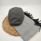 Gri Renk Klasik Kasket Ve Atkı İkili Takım thumbnail 6