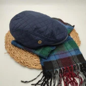 Kare Desenli Mavi Renk Kasket ve Atkı İkili Takım - 1