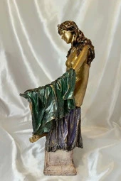 Bereket Veren Dağıtan Kadın Feng Shuı thumbnail 3