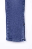 Paçaları Yırtmaç Detaylı Yüksek Belli ve Cepli Normal/Basic Jean Kadın Kot Pantolon KoyuMavi Denim - 5