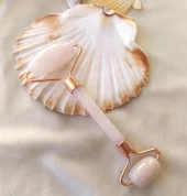 Gül Kuvars Yüz Masajı Silindiri Yüz Germe Yanak Zayıflama Cilt Bakımı Masaj Cihazı - 3