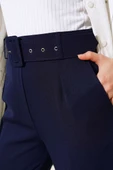 Kemerli Kopçalı Kumaş Pantolon Lacivert thumbnail 4