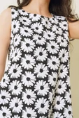 Papatya Desenli Sıfır Kol Elbise Siyah thumbnail 4