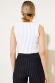 İnce Çizgili Kısa Yelek Beyaz thumbnail 3