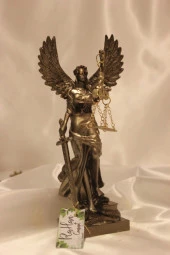 Dekoratif Avukat Adalet Kadın Heykeli Themis Terazi Kanatlı thumbnail 3