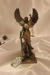 Dekoratif Avukat Adalet Kadın Heykeli Themis Terazi Kanatlı thumbnail 6