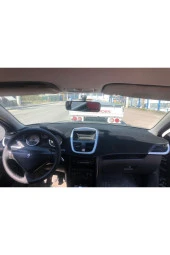 Peugeot 207 2007-2012 Modelleri Için Uygun Torpido Koruma Halısı Siyah Kenar Renk Siyah - 1