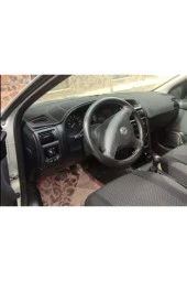 Opel Astra G Için Uygun Torpido Koruma Halısı Siyah Kenar Renk Siyah thumbnail 2