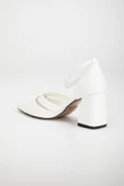 Karnıyarık Model Fitilli Beyaz Büyük Numara Kadın Ayakkabı Topuklu thumbnail 5