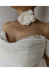 Nişantaşı Abiye Gül kolye/ saten çiçek bağcıklı kolye, beyaz gül choker thumbnail 1