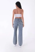 Geniş Paçalı ve Yüksek Belli Cepli Rahat Kadın Kot Pantolon Relaxed Jean Orta Mavi Tintli  Denim - 5