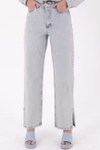 Paçaları Yırtmaç Detaylı ve Geniş Paçalı Yüksek Belli Rahat Jean Kadın Kot Pantolon BuzMavisi Denim  - 1