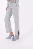 Paçaları Yırtmaç Detaylı ve Geniş Paçalı Yüksek Belli Rahat Jean Kadın Kot Pantolon BuzMavisi Denim  - 6