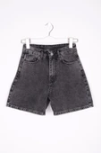 Paçaları Çift Katlı Cepli ve Astarsız Mom Fit Kadın  Kısa Kot Şort Kar Antrasit Denim - 6