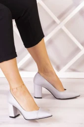 Erkan Saçmacı Belinda Plus Gümüş Saten Jatqılı Kalın Topuklu Abiye Ayakkabı thumbnail 2