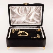 Çizgili Kutu Çeyizlik, Seccade + Tesbih + Kuran Hediye Seti (Çanta Boy, Kadife, Siyah, Elif-Vav) - 3