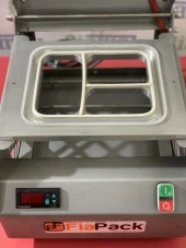 Fiapack Catering Yemek Paketleme Makinesi (3 bölmeli) Tabak Kapatma Makinesi - Kase Kapatma Makinesi - 11