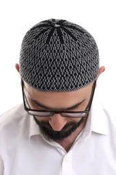 Gri Orlon Kışlık Namaz Takkesi Baklava Desenli Takke thumbnail 5