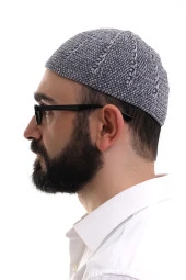 Füme Gri Kışlık Çift Renk Kadife Namaz Takkesi thumbnail 3