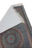 Gri Geleneksel Motifli Örgü Saçaklı Mihraplı Astarlı Şönil Seccade thumbnail 2