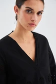 Peraluna HİROMİ BLOUSE %100 Pamuk V Yaka 3/4 Çan Kol Yazlık Kadın Bluz - Siyah - 3