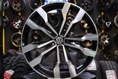R1 Wheels 20 inç 5*112 ET35 Siyah Jant Takımı (J-560) - 1