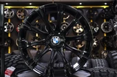 R1 Wheels 19 inç 5*120 ET15 Siyah Jant Takımı (J-584) - 1
