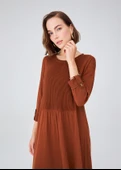 Peraluna Roba Detaylı Bol Kesim Merino Yün Karışım Uzun Kadın Triko Elbise - Kahve thumbnail 2