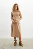 Styleboom X Peraluna MAYFAIR DRESS Yaka Büzgü Detaylı Tek Omuz Açık Kadın Triko Elbise - Camel thumbnail 4