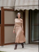 Styleboom X Peraluna MAYFAIR DRESS Yaka Büzgü Detaylı Tek Omuz Açık Kadın Triko Elbise - Camel thumbnail 1