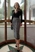 Styleboom X Peraluna CHESHIRE SKIRT Balıksırtı Desen Midi Boy Kadın Triko Etek - Siyah - 1