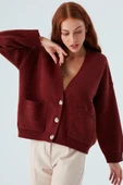 Peraluna CAROL CARDIGAN Cepli Düğmeli Rahat Kesim Crop Kadın Triko Hırka - Bordo thumbnail 3