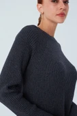Peraluna Yırtmaçlı Bol Kesim Kaşmir Karışım Kadın Triko Kazak - Antrasit Melanj thumbnail 4