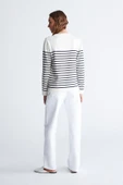 Styleboom X Peraluna AUDREY PULLOVER Omzu Düğmeli Çizgili Organik Pamuk Mevsimlik Kadın Triko Kazak - Ekru/Lacivert - 8