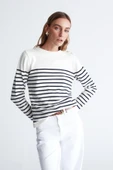 Styleboom X Peraluna AUDREY PULLOVER Omzu Düğmeli Çizgili Organik Pamuk Mevsimlik Kadın Triko Kazak - Ekru/Lacivert - 3
