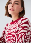 Peraluna Gül Desenli Jakarlı Bol Kesim Kadın Triko Tunik - Kırmızı/Krem thumbnail 5