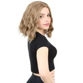 Fiber Sentetik Kısa Dalgalı Perçemsiz Peruk - Bebek Kumralı thumbnail 3