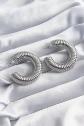 Pirinç Gümüş Renk İşleme Halka Model Kadın Küpe - TJ-BKP8243 - 1