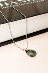 Labradorit Doğal Taşı Zincirli El Yapımı Kolye Uç: 2 cm Zincir: 20 cm Kutulu thumbnail 5