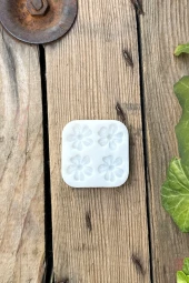 Beş Yapraklı Yonca Çiçek Dörtlü Mum Kalıbı (Silikon) (1 Adet) thumbnail 6