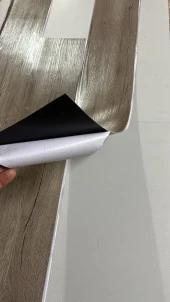 Renkli Duvarlar Kendinden Yapışkanlı Silinebilir Koyu Kılçıklı Gri Parlak PVC Esnek Zemin Yer Duvar Döşeme Parke thumbnail 1