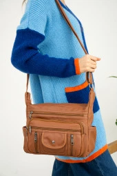 Yıkama Çapraz Kadın Çanta: Şık ve Dayanıklı Suni Deri Tasarımıyla 21X18X10 KOD107 thumbnail 1