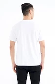 Tommy Life Beyaz Ön Cep Detaylı Baskılı Standart Kalıp Erkek T-shirt - 88200 - 5