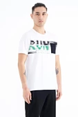Tommy Life Beyaz Ön Cep Detaylı Baskılı Standart Kalıp Erkek T-shirt - 88200 - 3