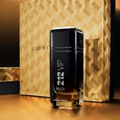 Carolina Herrera 212 Vip Black EDP 100 ml Erkek Parfümü - 4